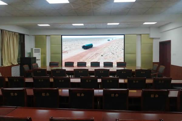 LED顯示屏好還是無縫拼接屏好？