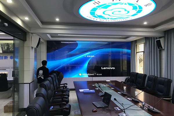 怎么選擇可靠的深圳無縫拼接屏廠家？