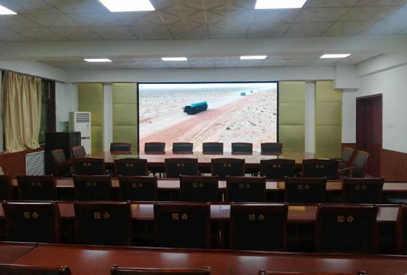 小間距LED顯示屏和無縫液晶拼接屏的區(qū)別在哪里？