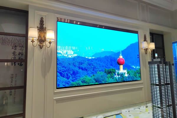 展廳大屏使用投影機(jī)好，還是LED顯示屏好