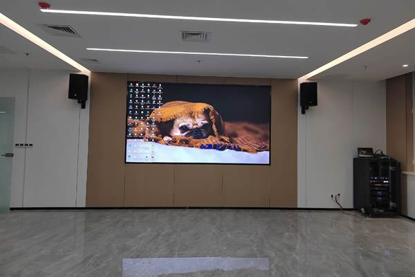 會(huì)議室適合使用LED顯示屏嗎，有哪些應(yīng)用優(yōu)勢(shì)？