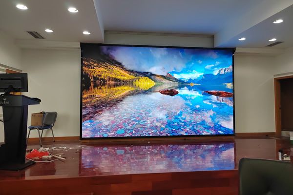 會議室大屏使用會議一體機好，還是LED顯示好？