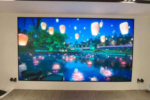 LED顯示屏的刷新率多少合適？選擇高刷新率的好，還是低刷新率的好