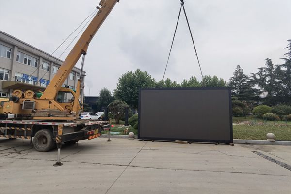 廣場(chǎng)LED大屏用哪種規(guī)格？